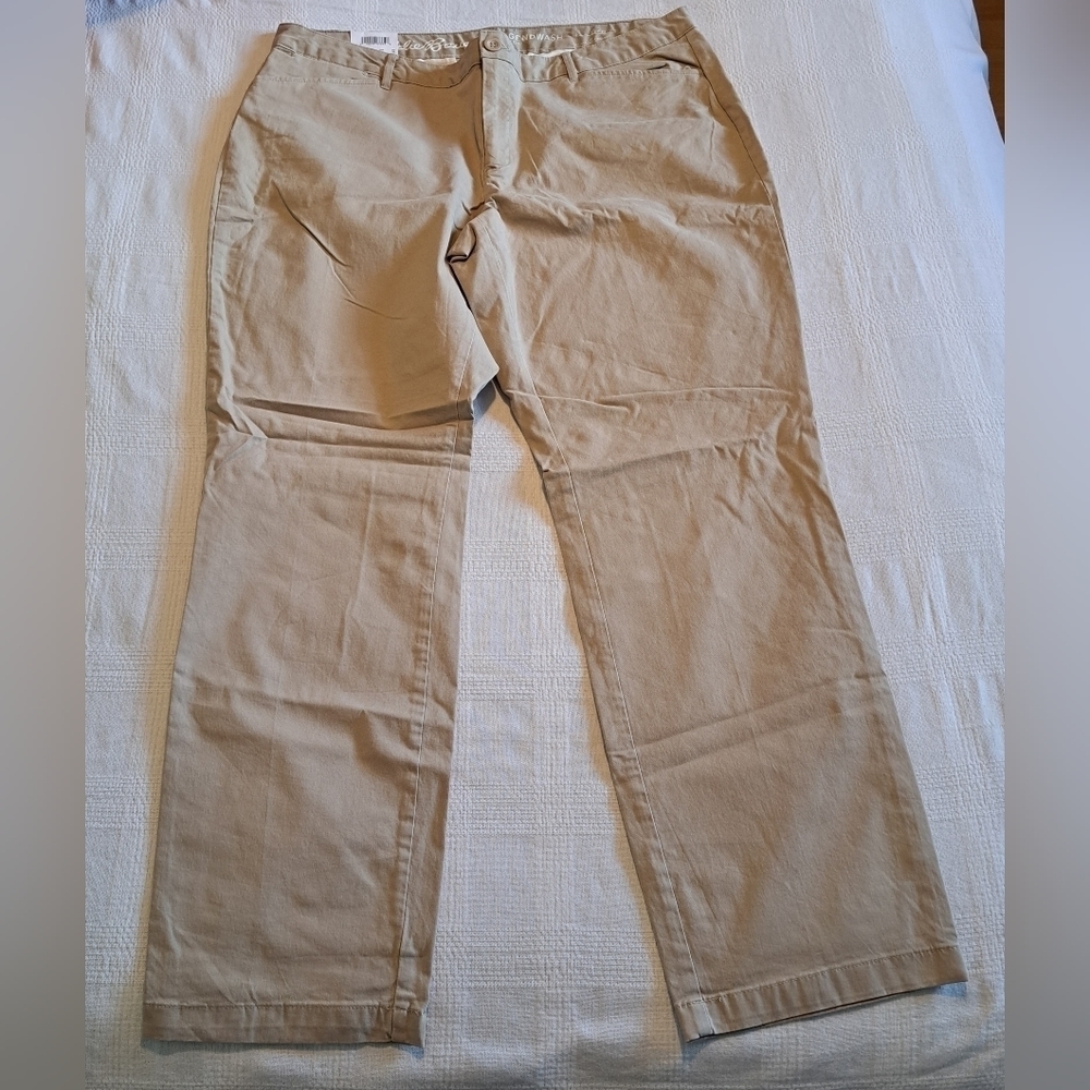 Eddie Bauer women's size 18 khaki, curvy, straight, stretch pants, New